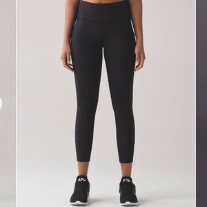 Lululemon Hit It 7/8 Tight (25")
Black size 4